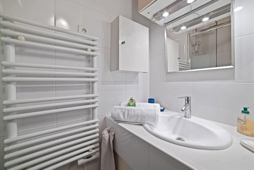 Artistic Apartment In Paris 12 エクステリア 写真